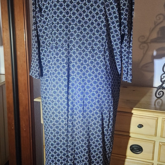Work Casual Lands End V-Neck Dress - Picture 3 of 4